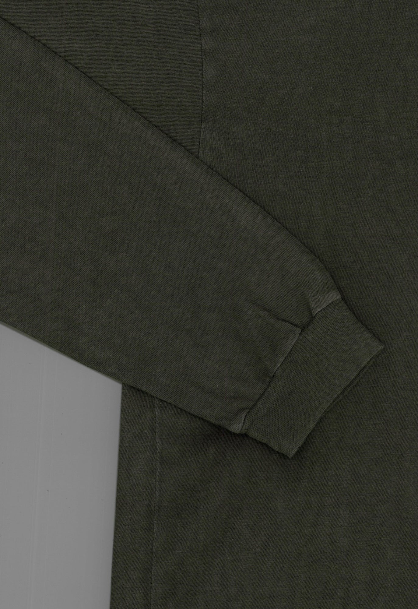 Faded Blank L/S tee inspired by the '60s and '70s / Olive Grey
