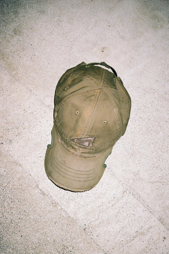 
                  
                    Distressed Notch Cap / Faded Gray
                  
                