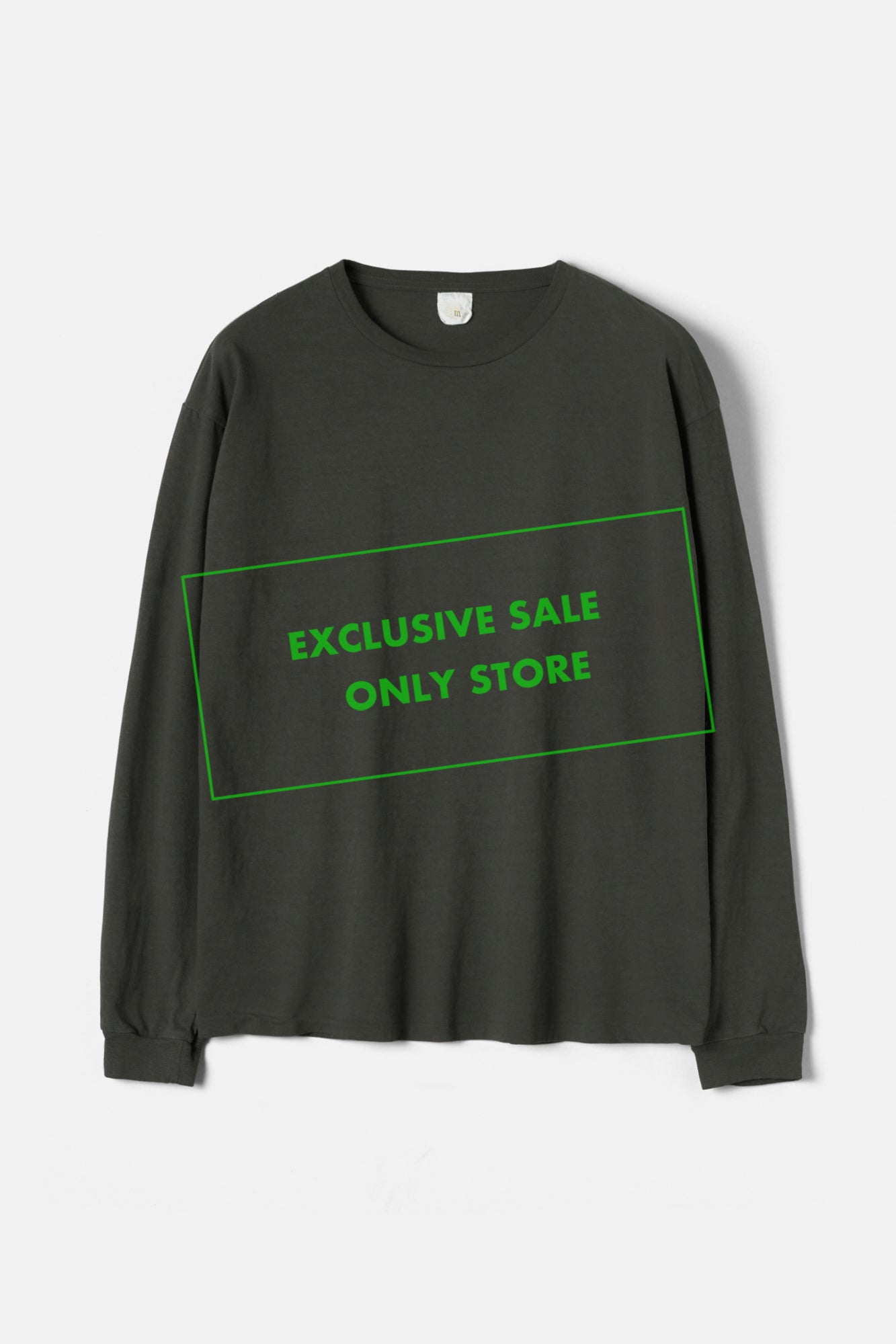 Faded Blank L/S tee inspired by the ’60s and ’70s  /  Olive Grey