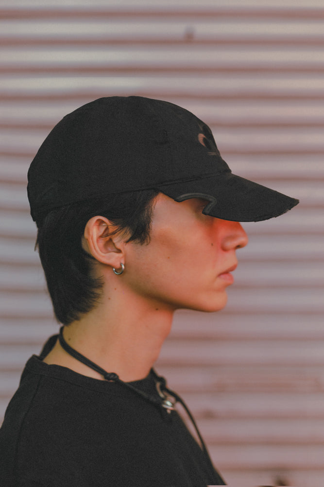 
                  
                    Distressed Notch Cap / Faded Black
                  
                