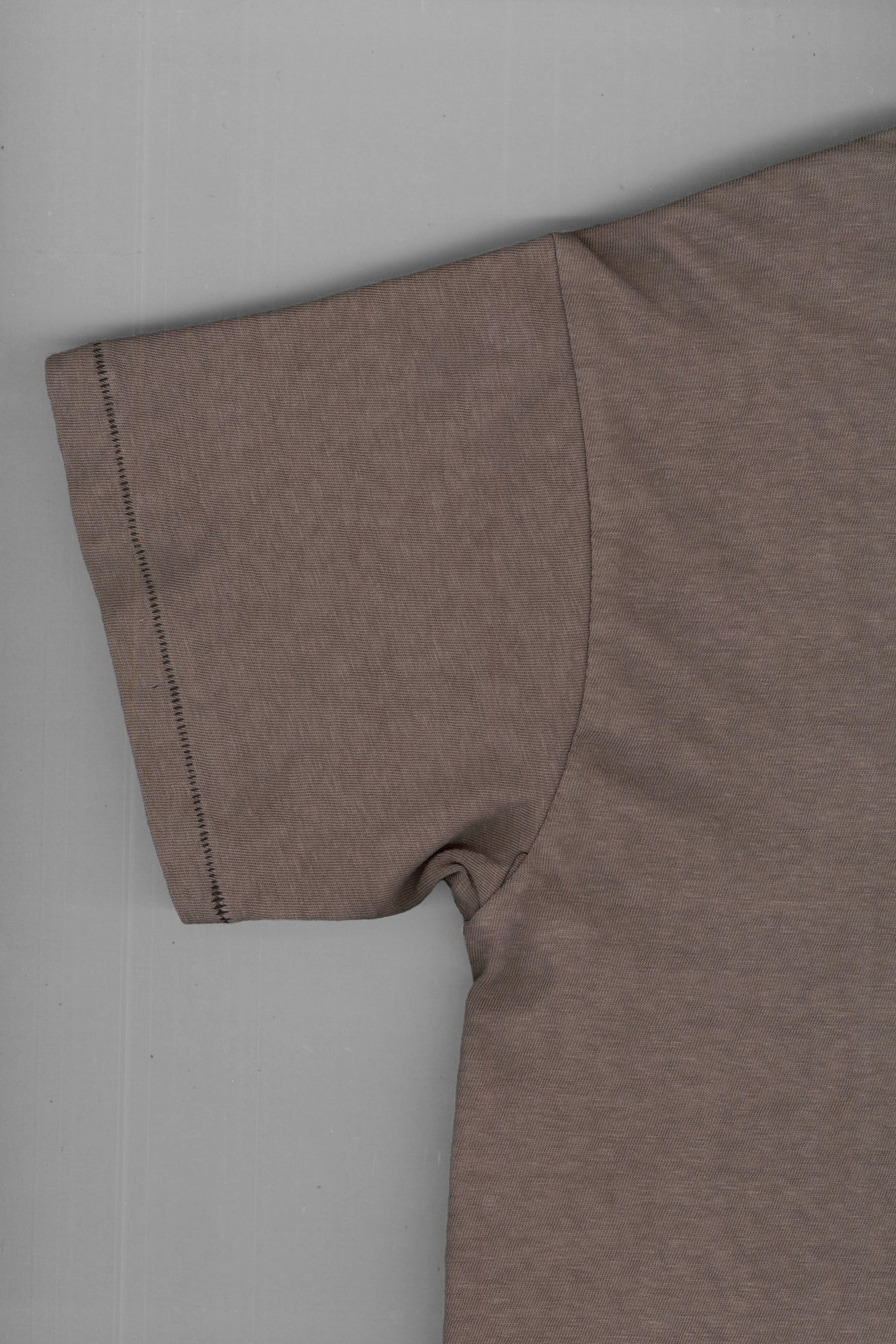 Faded Blank S/S tee inspired by the '60s and '70s / Grey Purple