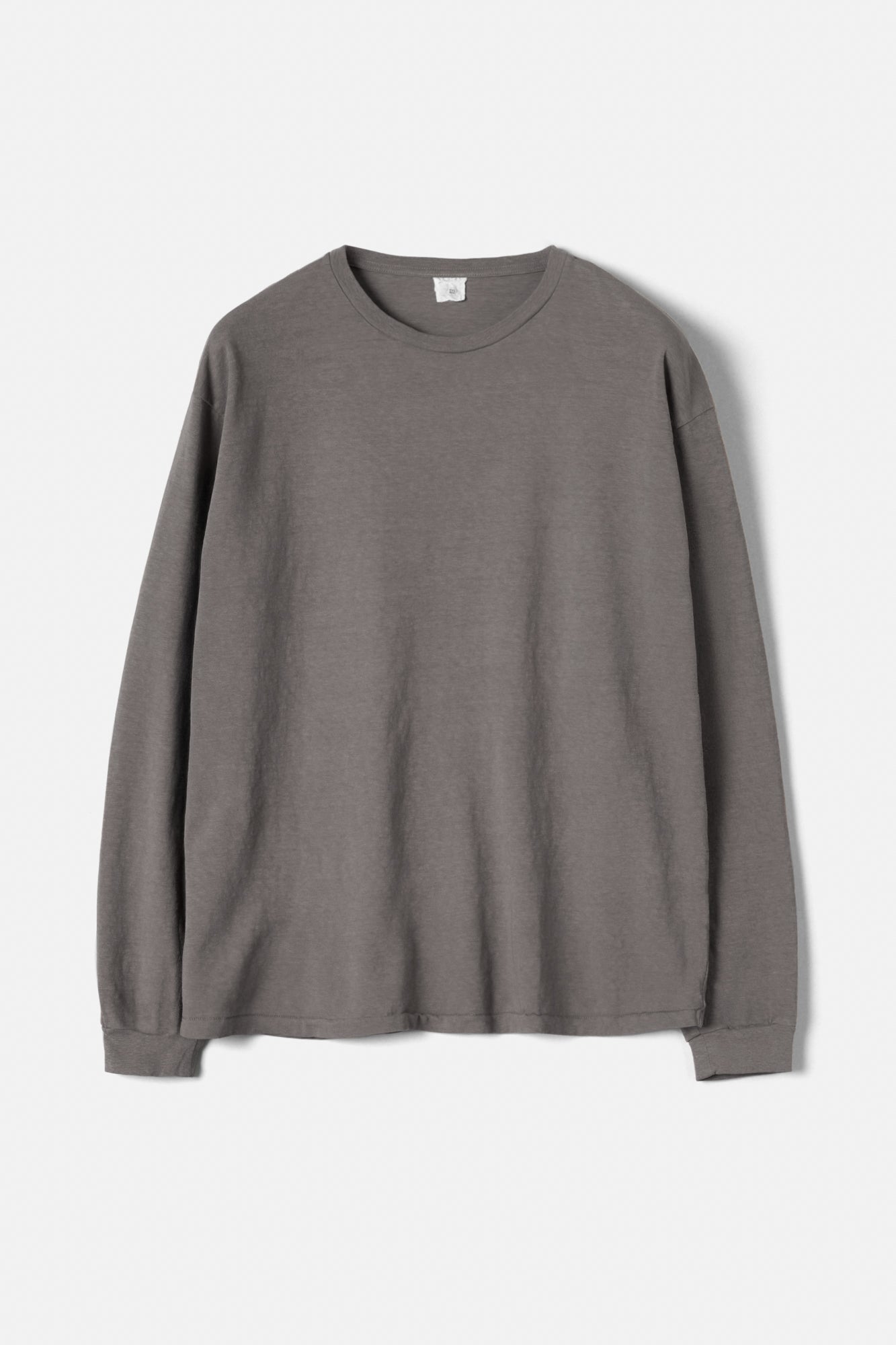 Faded Blank L/S tee inspired by the ’60s and ’70s /  Smoky Quartz